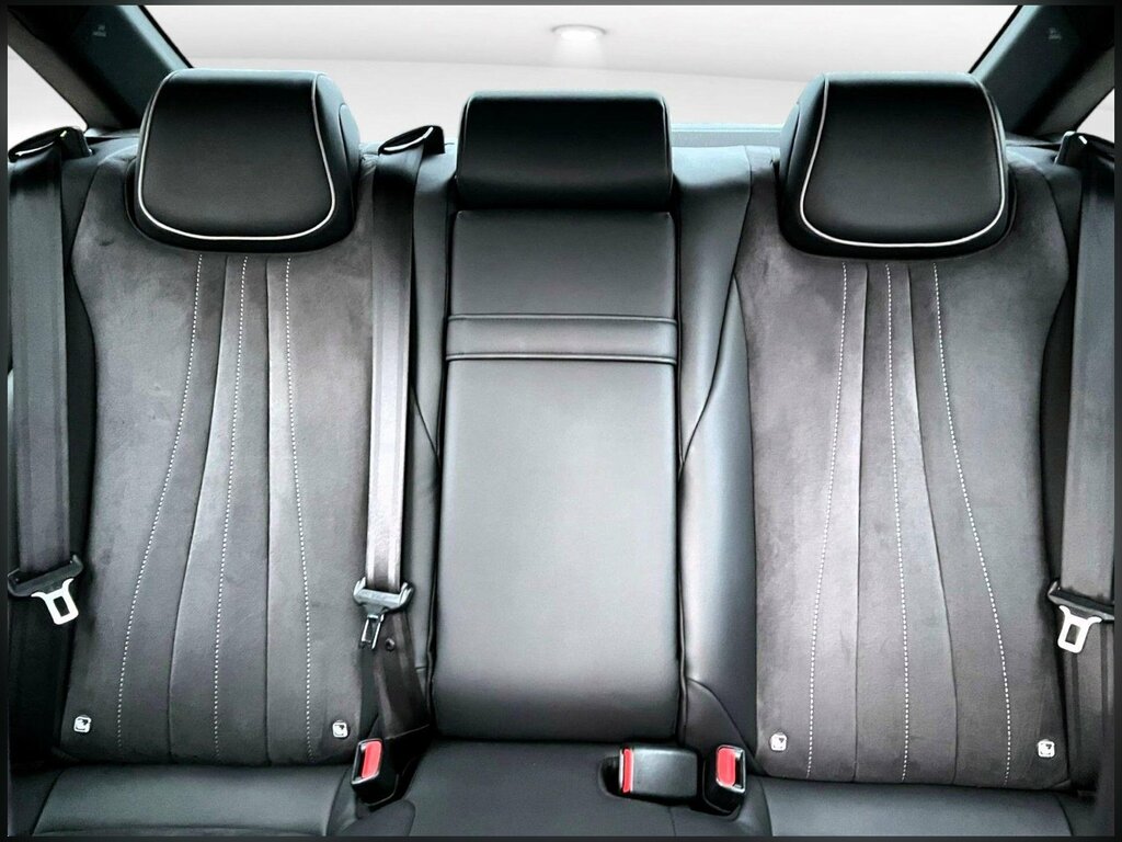 Toyota Crown Hybrid 2.5 White #16