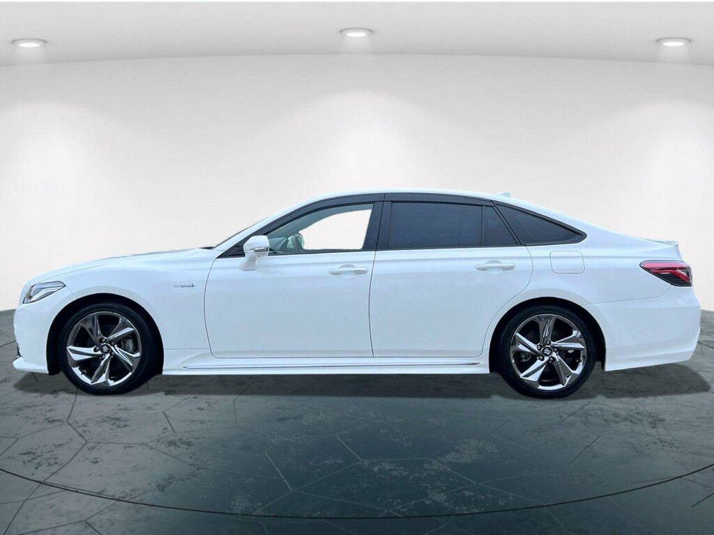 Toyota Crown Jmd 2.5 Hybrid White #6