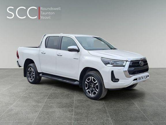 Toyota HILUX Invincible Dc 2.4 150 White