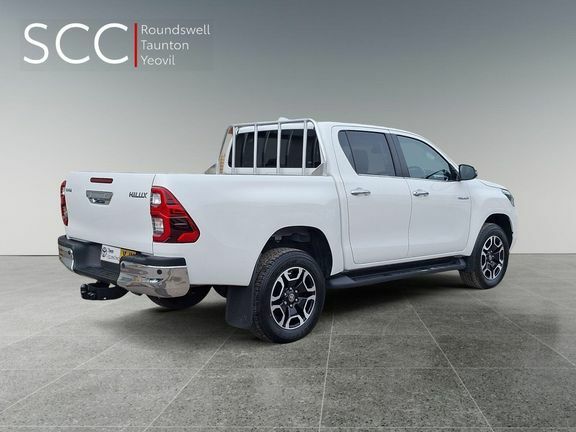 Toyota HILUX Invincible Dc 2.4 150 White #6
