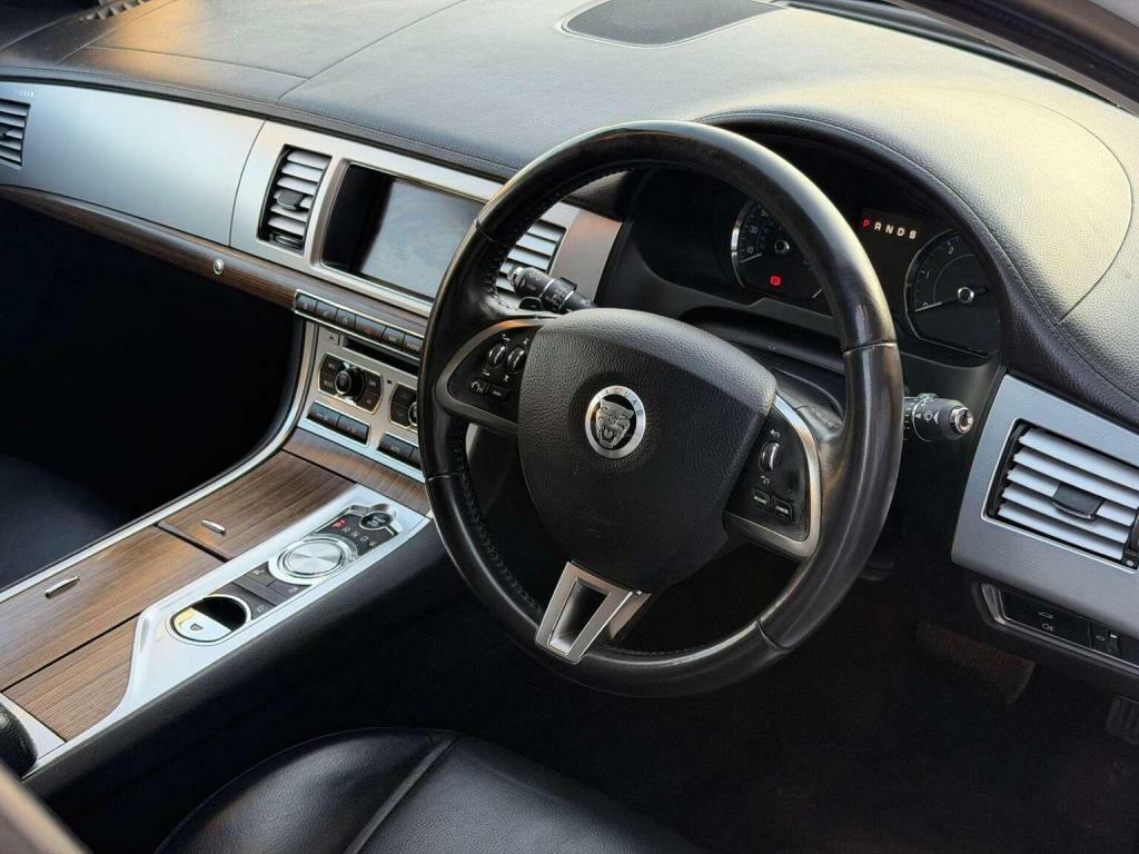 Jaguar XF Saloon 2.2D Luxury Euro 5 Ss 201212 LV12NFN White #4