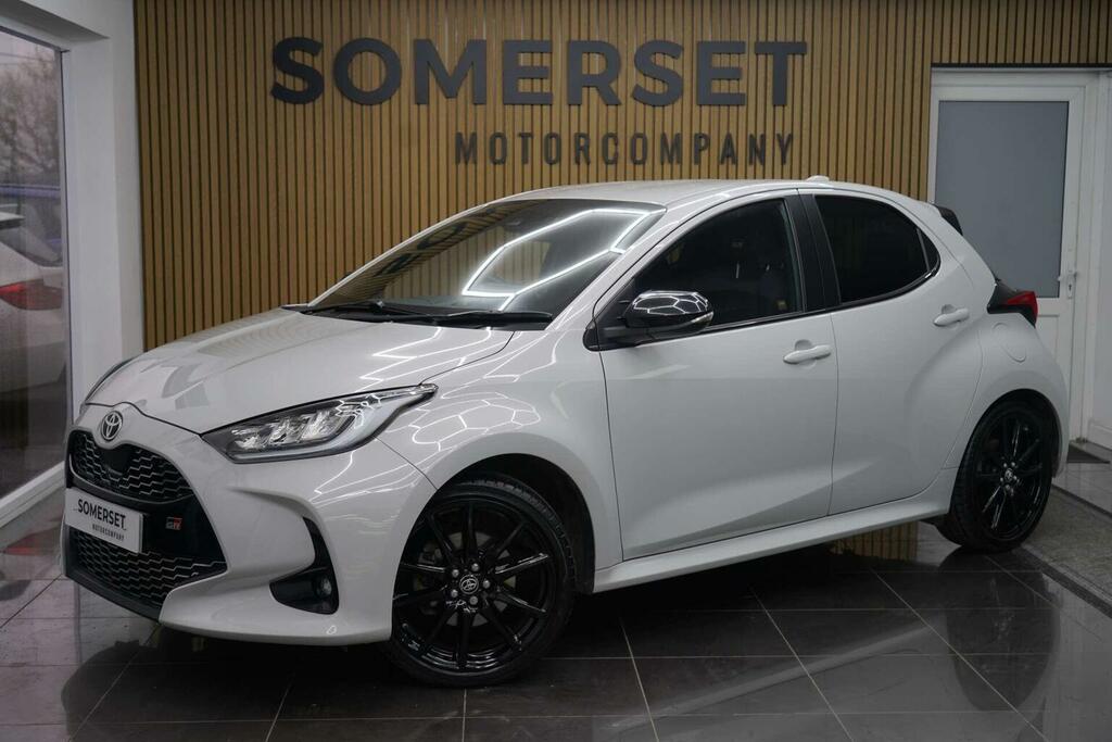 Toyota Yaris Hatchback 1.5 Vvt-h Gr Sport E-cvt Euro 6 Ss Grey