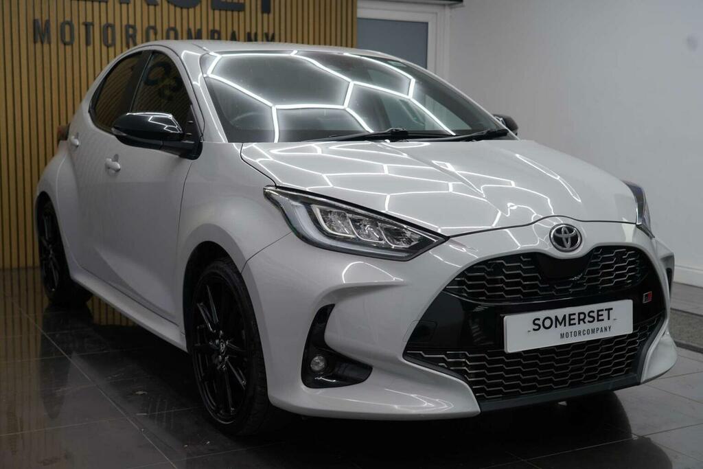 Toyota Yaris Hatchback 1.5 Vvt-h Gr Sport E-cvt Euro 6 Ss WR22XKX Grey #4