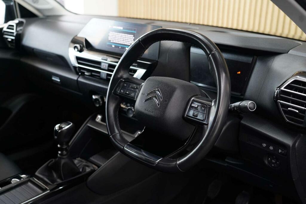 Citroen C4 Hatchback 1.2 Puretech Shine Euro 6 Ss 202 GV71OTH Black #3