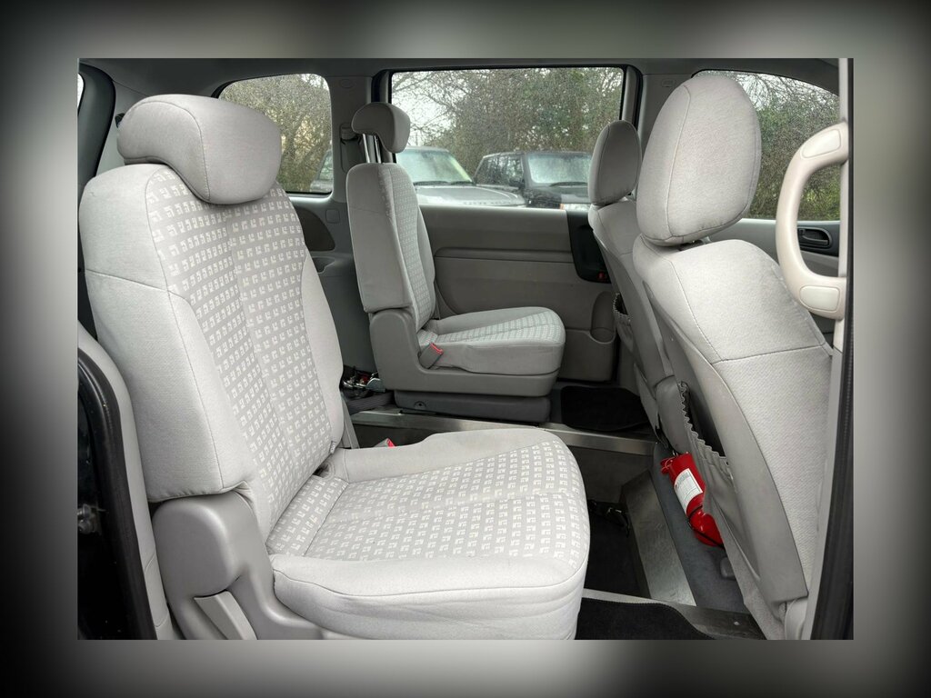 Kia Sedona Crdi Ls Silver #17