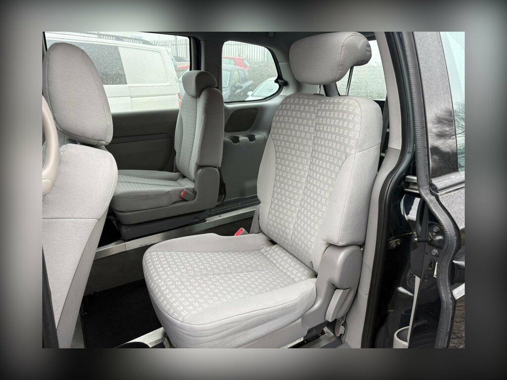 Kia Sedona Crdi Ls Silver #9