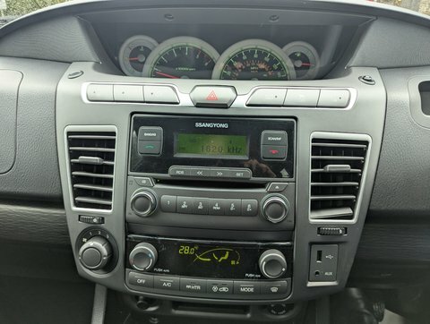 SsangYong Rodius Ex Silver #11