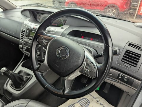 SsangYong Rodius Ex Silver #8