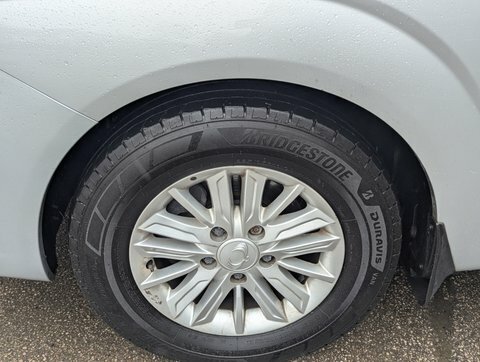 SsangYong Rodius Ex Silver #16