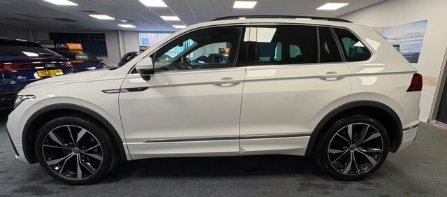 Volkswagen Tiguan Tsi R-line Suv CE23GJG White #2