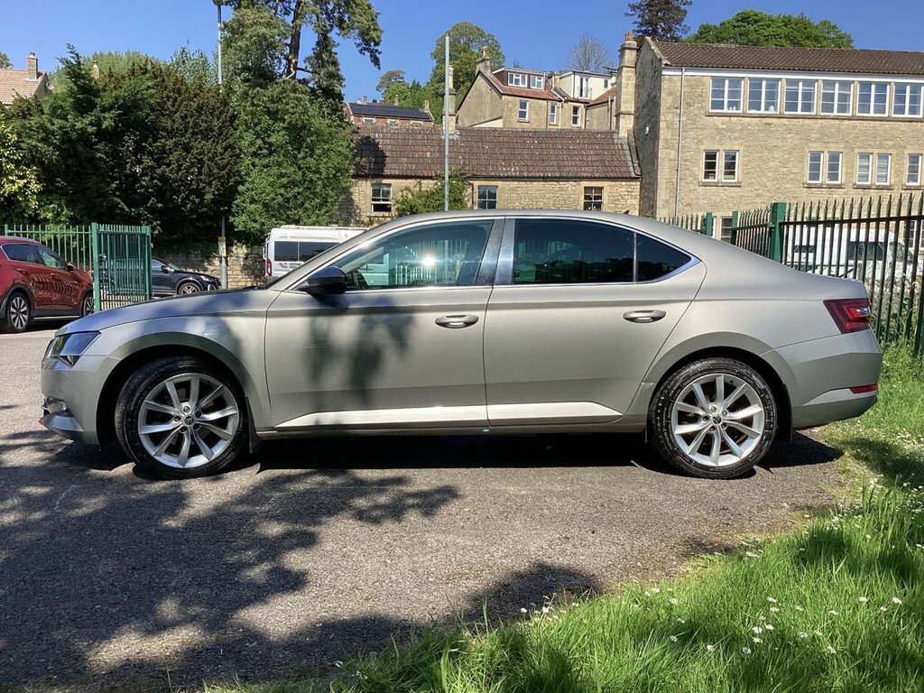 Skoda Superb 2L Se L Executive DX66JXH Beige #5