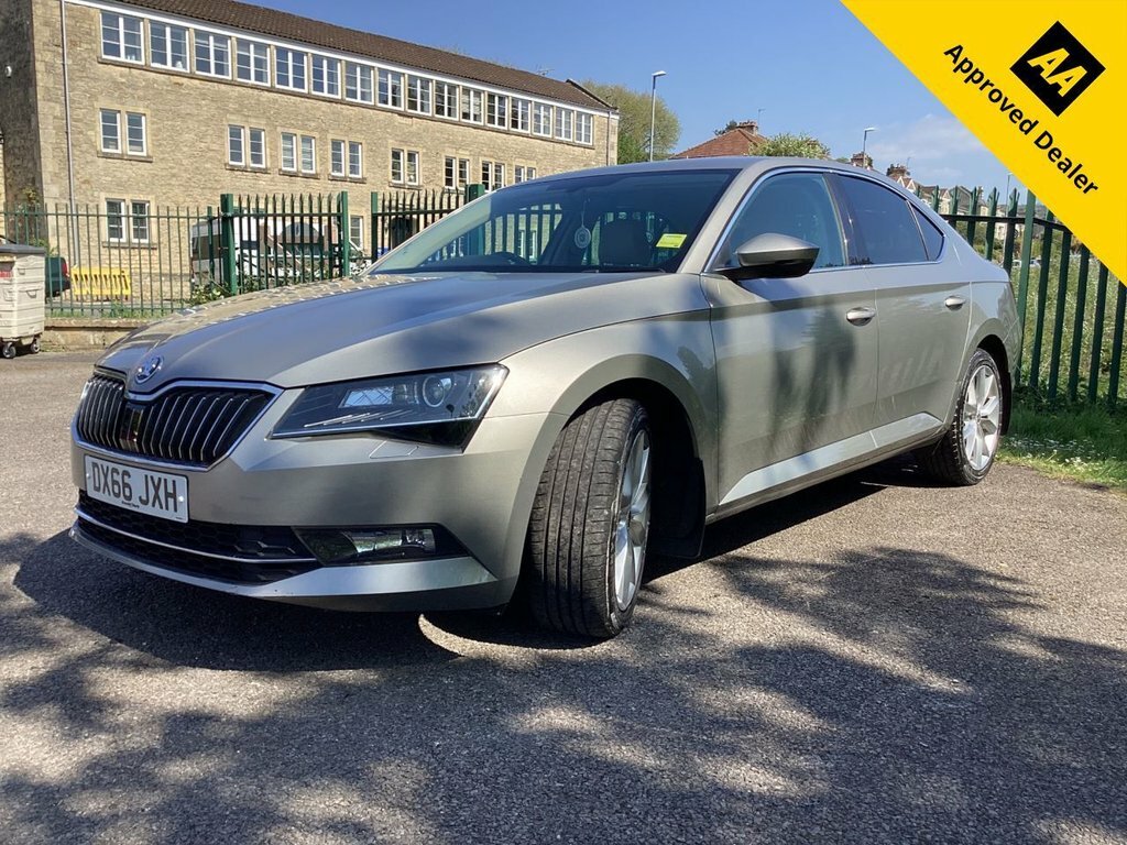 Skoda Superb 2L Se L Executive DX66JXH Beige #4