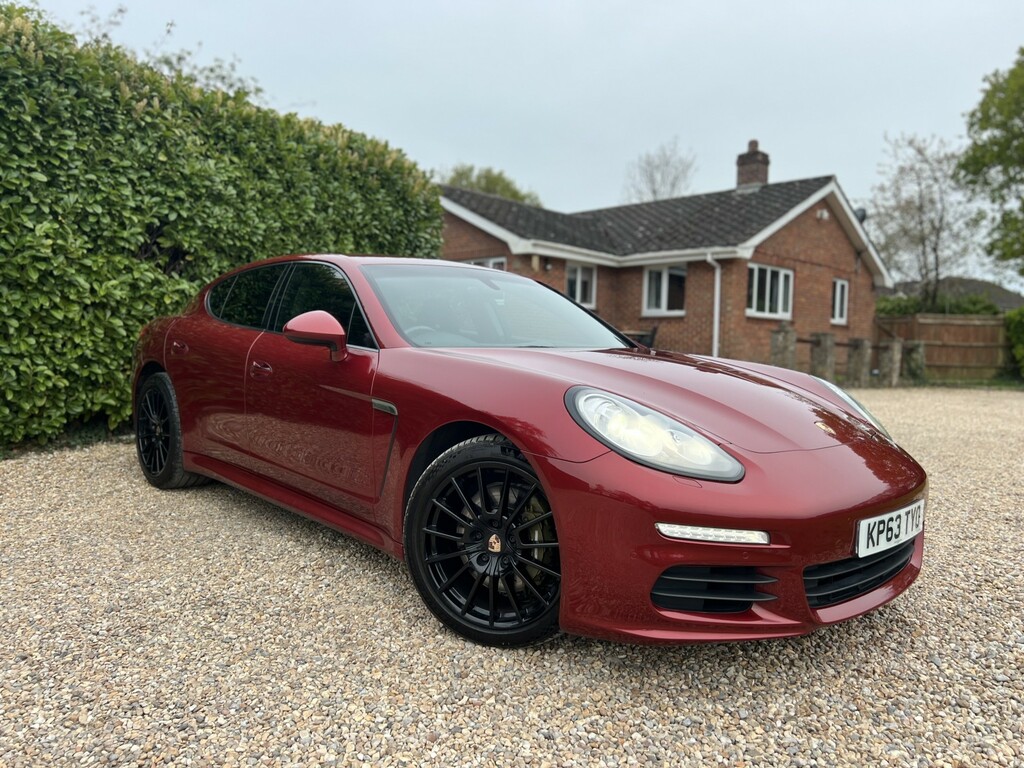 Porsche Panamera Hatchback 3.0 D V6 201363 Red