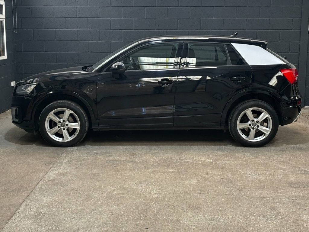 Audi Q2 1L Sport Black #6