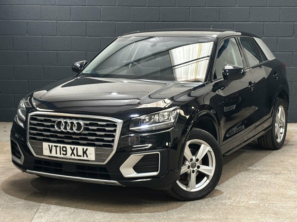 Audi Q2 1L Sport Black #4