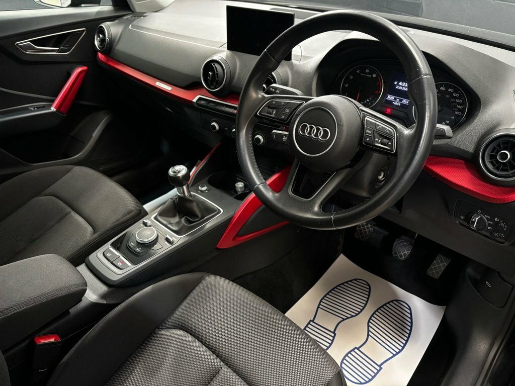 Audi Q2 1L Sport Black #2