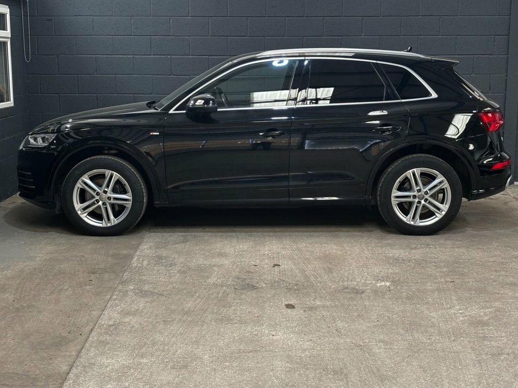 Audi Q5 2L S Line PE18BKU Black #6