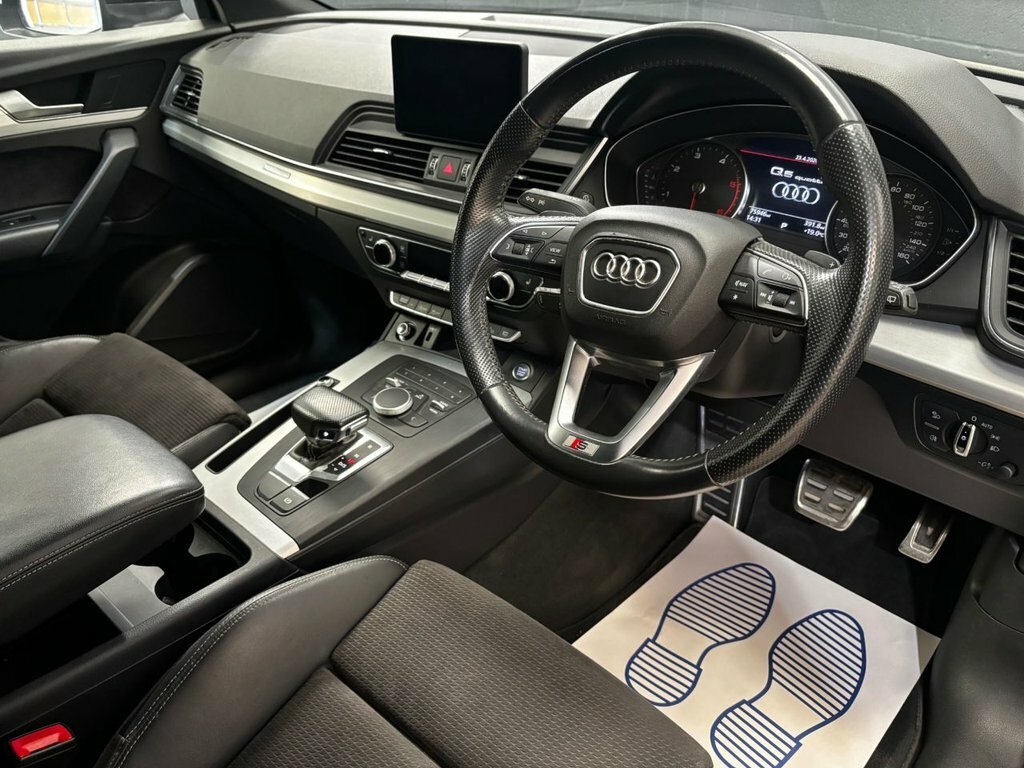 Audi Q5 2L S Line PE18BKU Black #2