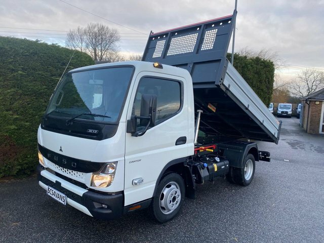 Mitsubishi Fuso Canter 3C13 2500Mm Wheelbase Tipper 3.0Td 130 Bhp Warra White #3