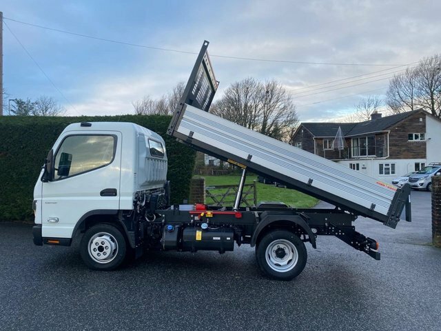 Mitsubishi Fuso Canter 3C13 2500Mm Wheelbase Tipper 3.0Td 130 Bhp Warra White #4