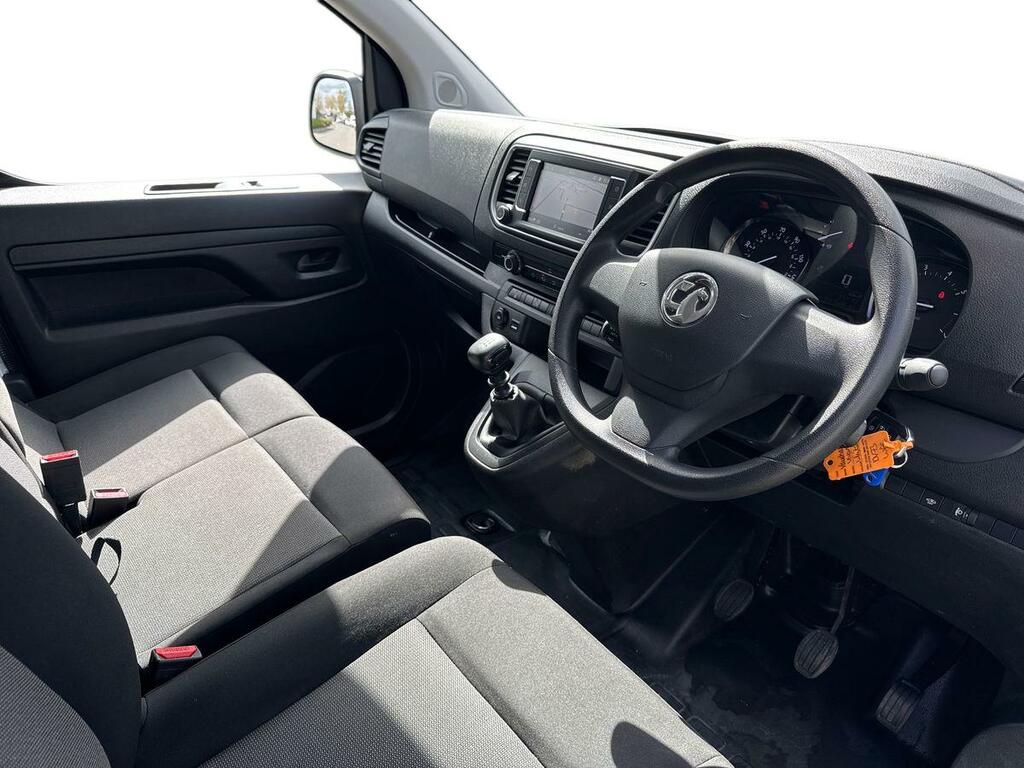 Vauxhall Vivaro L1 2900 1.5D 100Ps Pro H1 DV73WFE White #3