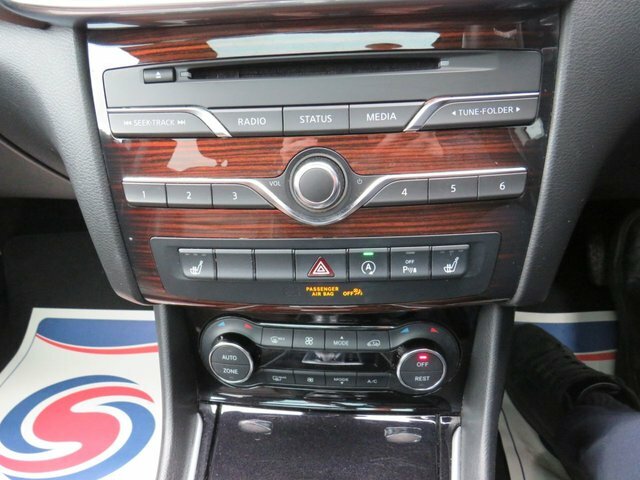 Infiniti QX30 Premium Tech D Brown #14