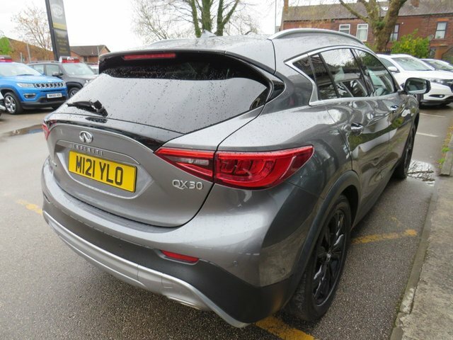 Infiniti QX30 Premium Tech D Brown #31