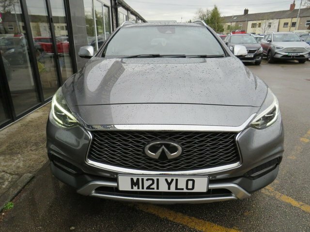 Infiniti QX30 Premium Tech D Brown #25