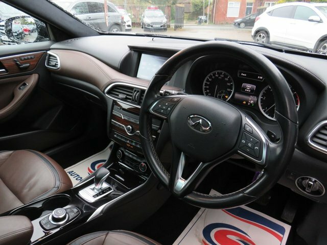 Infiniti QX30 Premium Tech D Brown #6