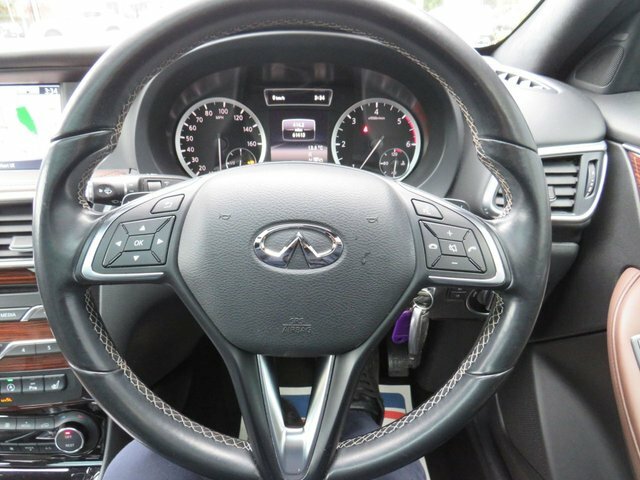 Infiniti QX30 Premium Tech D Brown #12