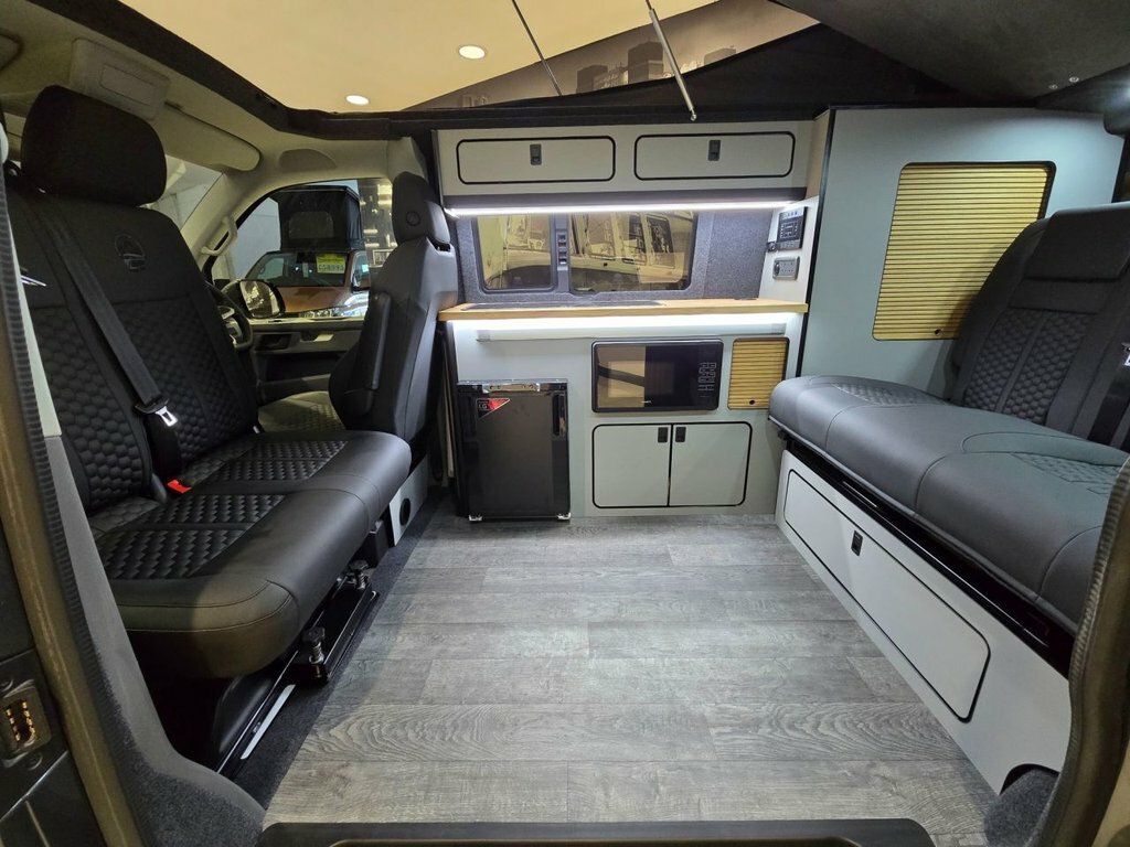 Volkswagen Campervan 2L Highline Grey #4