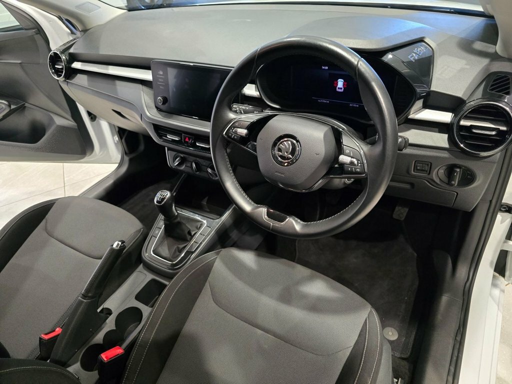 Skoda Fabia 1L Colour Edition AY22XDO White #4