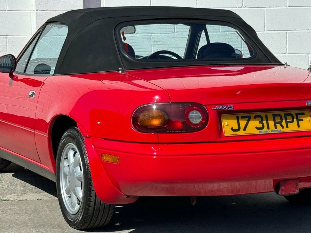 Mazda MX-5 Roadster V Special Black #40