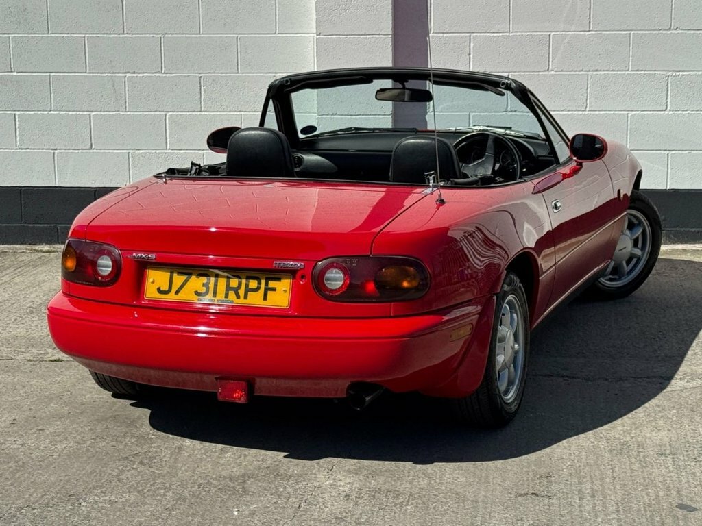 Mazda MX-5 Roadster V Special Black #30
