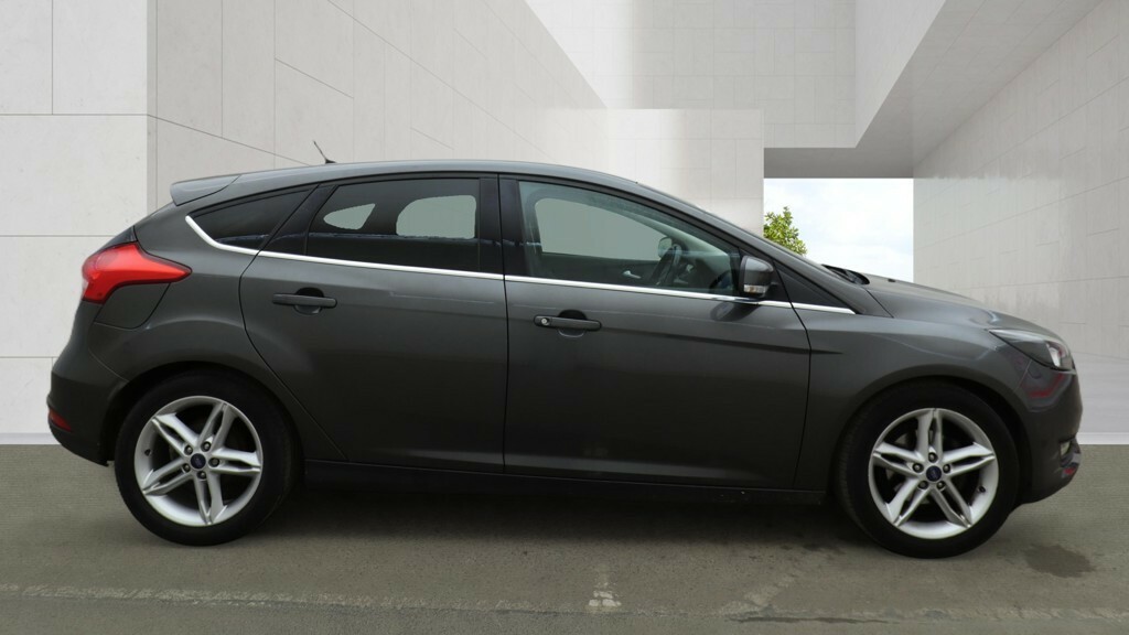 Ford Focus Hatchback 1.0 T Ecoboost Zetec 201616 DN16JWO Grey #5