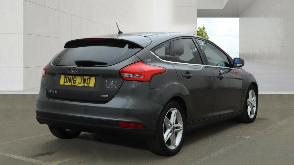 Ford Focus Hatchback 1.0 T Ecoboost Zetec 201616 DN16JWO Grey #4