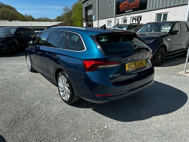 Skoda Octavia Tdi Se L Estate KC21GYK Blue #3