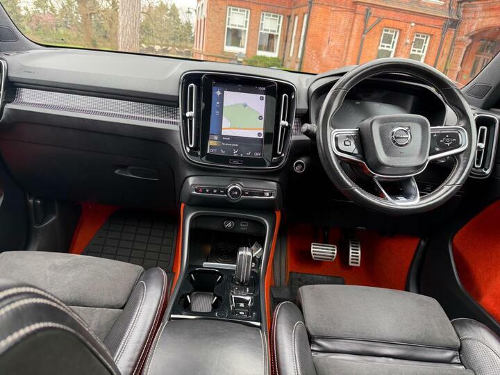 Volvo XC40 2.0 D4 First Edition Awd Euro 6 Ss WG18LTE Black #2