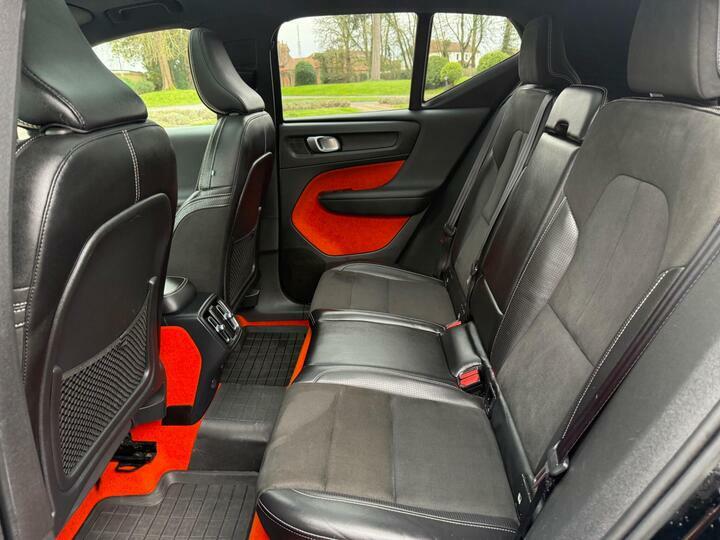 Volvo XC40 2.0 D4 First Edition Awd Euro 6 Ss WG18LTE Black #4