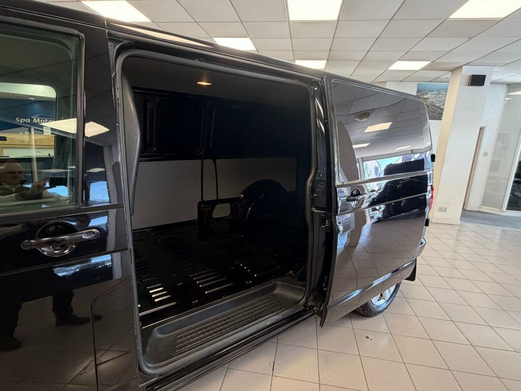 Volkswagen Transporter 2L Highline RE16NNO Black #5