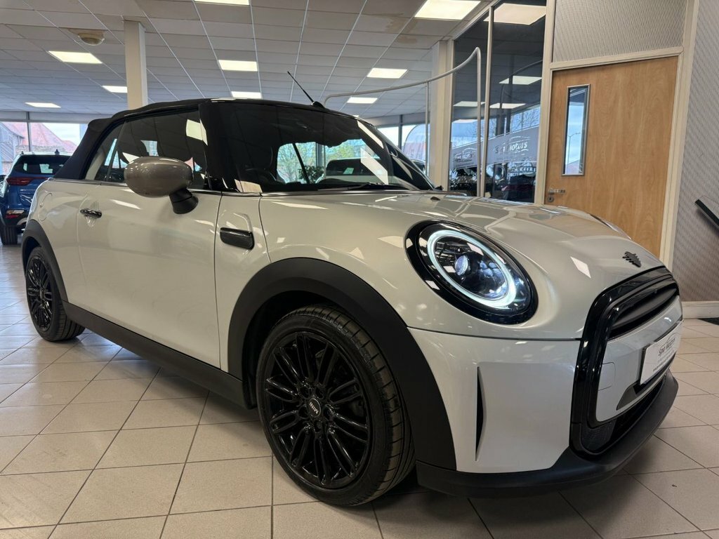 Mini Convertible 1.5L Cooper Exclusive Silver