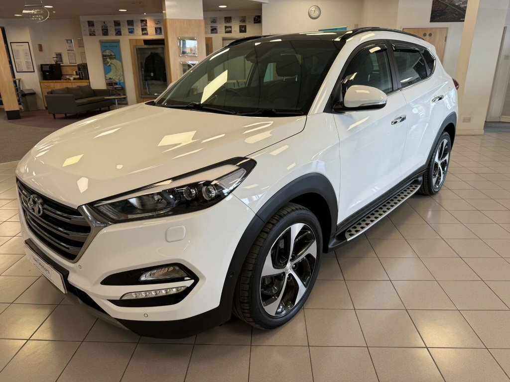 Hyundai Tucson 2L Premium Se White #3
