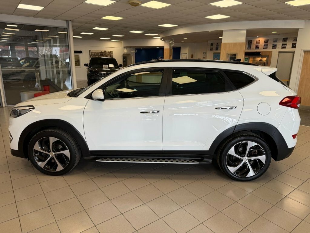 Hyundai Tucson 2L Premium Se White #4