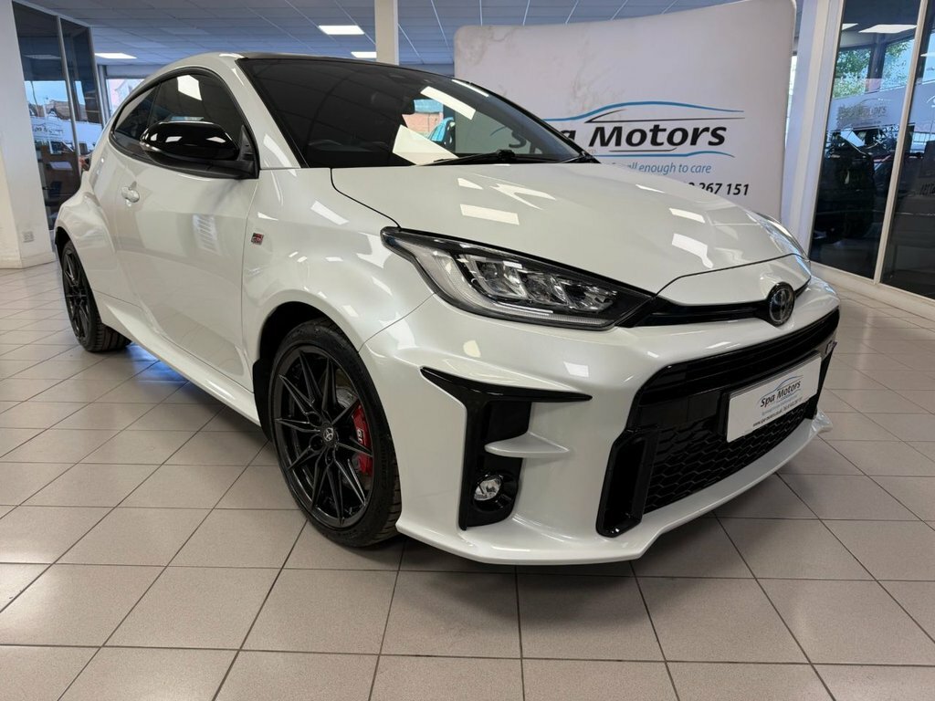 Toyota Yaris 1.6L Gr Circuit White