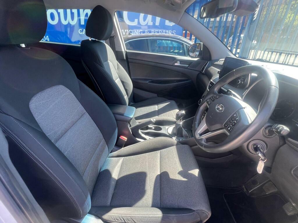 Hyundai Tucson 1.6 Gdi Se Nav Euro 6 S S EF68TCZ White #3