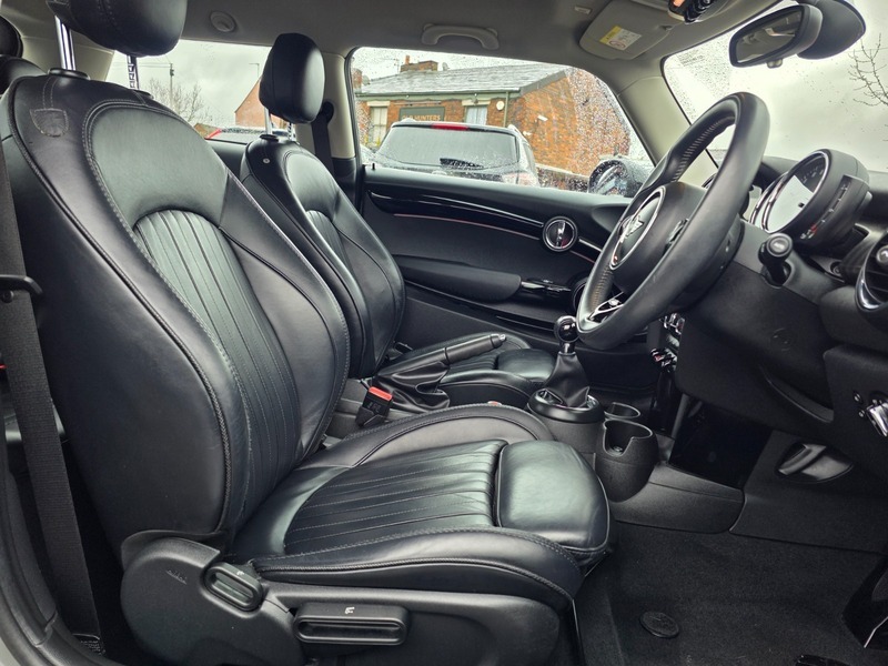 Mini Hatch Cooper Exclusive Grey