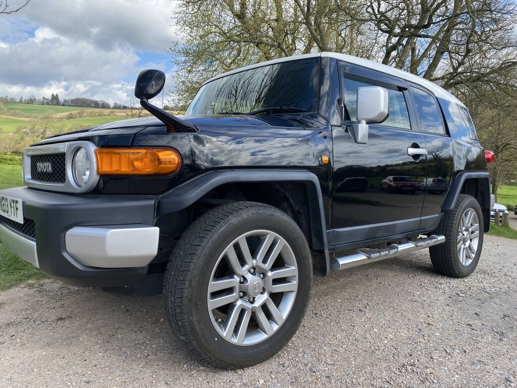 Toyota FJ Cruiser - Black #4