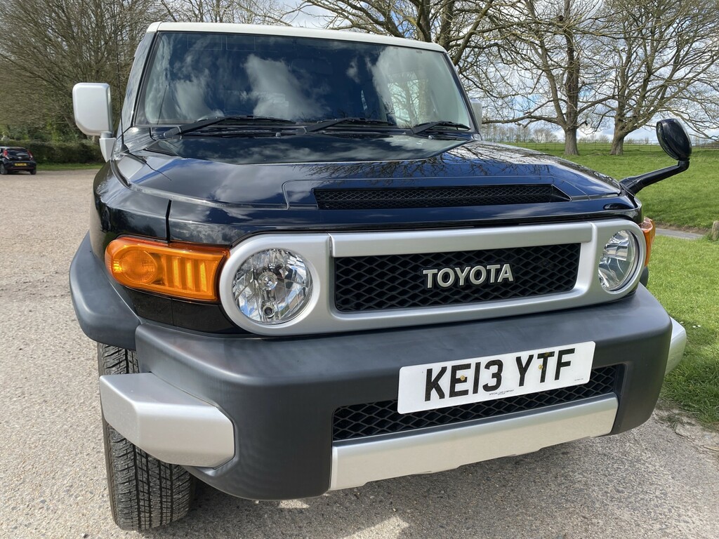Toyota FJ Cruiser - Black #2