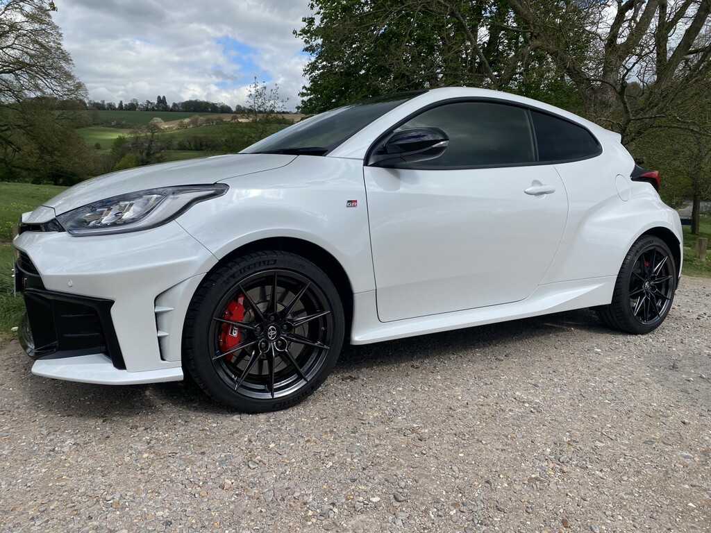 Toyota Yaris 1.6 T Gr Awd White