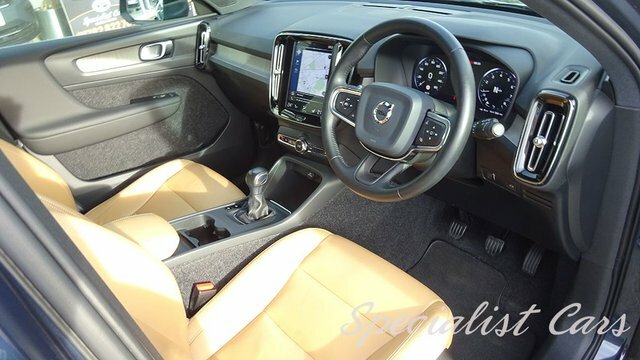 Volvo XC40 T3 Inscription Suv DU69YOF Blue #3